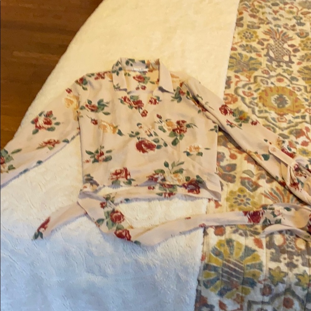 Women’s dress blouse wrap around the waist